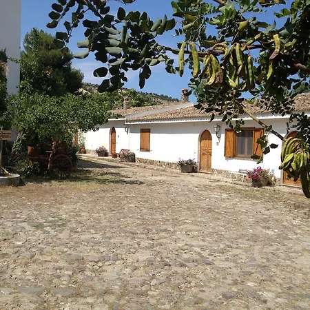 Gospodarstwo agroturystyczne Dattilo Wine Relais Torre Melissa